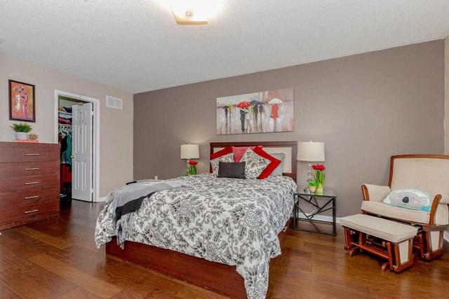 72 Newington Cres, House semidetached with 3 bedrooms, 4 bathrooms and 3 parking in Brampton ON | Image 11