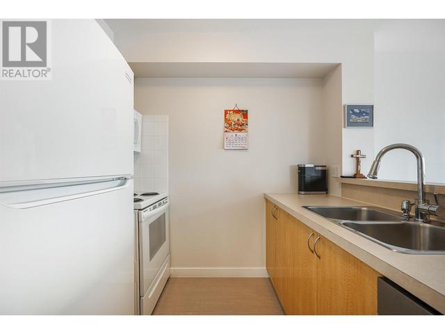 1107 - 2733 Chandlery Place, Condo with 2 bedrooms, 2 bathrooms and 2 parking in Vancouver BC | Image 11