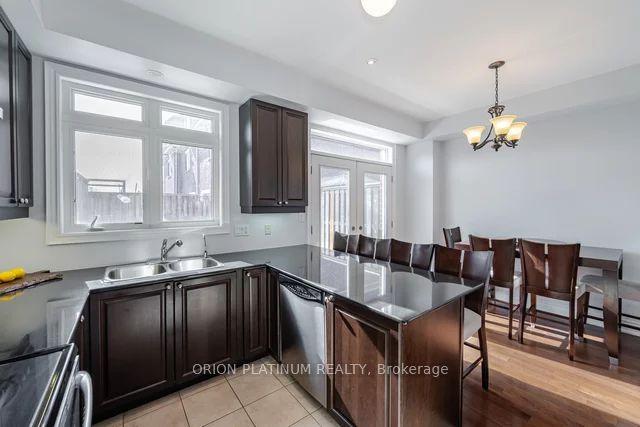 4329 Bloor St W, Townhouse with 3 bedrooms, 4 bathrooms and 3 parking in Toronto ON | Image 4