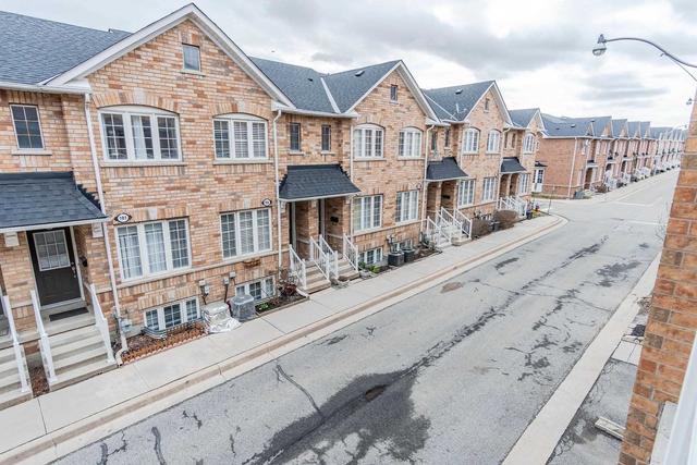 55 - 65 Birdstone Cres, Townhouse with 3 bedrooms, 3 bathrooms and 2 parking in Toronto ON | Image 15