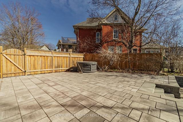 481 Homewood Ave, House detached with 3 bedrooms, 3 bathrooms and 4 parking in Peterborough ON | Image 9