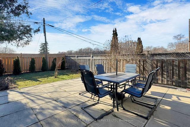 550 Westmount Ave, House detached with 4 bedrooms, 3 bathrooms and 3 parking in Toronto ON | Image 27