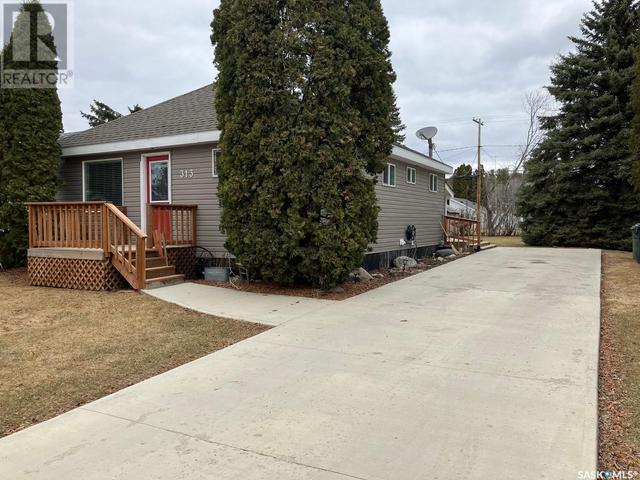 313 6th Avenue E, House detached with 2 bedrooms, 1 bathrooms and null parking in Nipawin SK | Image 28