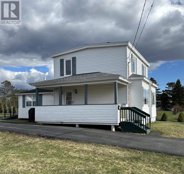 92 Victoria Street, House detached with 3 bedrooms, 1 bathrooms and null parking in Cumberland, Subd. B NS | Image 4