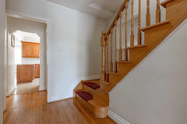 45 Enfield Ave, House detached with 4 bedrooms, 3 bathrooms and 5 parking in Toronto ON | Image 5