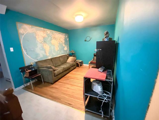 upper - 231 Queen St W, Home with 2 bedrooms, 1 bathrooms and 1 parking in Toronto ON | Image 1