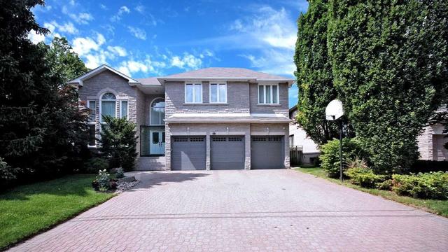 8 Lawnview Dr, House detached with 5 bedrooms, 7 bathrooms and 9 parking in Toronto ON | Image 1