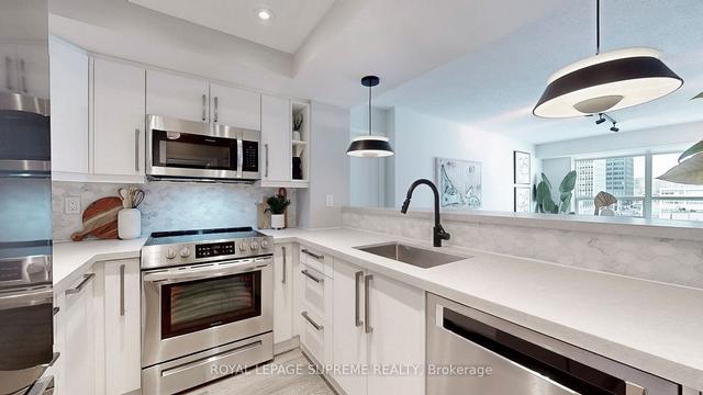812 - 5 Rosehill Ave, Condo with 2 bedrooms, 2 bathrooms and 1 parking in Toronto ON | Image 10