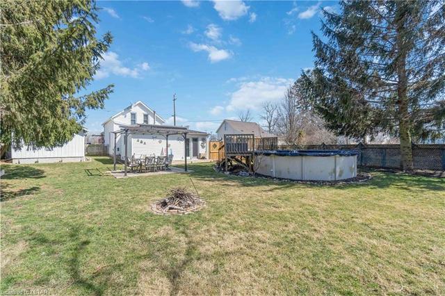 290 Queen Street, House detached with 2 bedrooms, 1 bathrooms and null parking in Chatham Kent ON | Image 21
