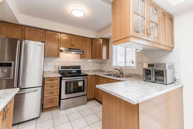 1 Kitto Crt, House semidetached with 3 bedrooms, 3 bathrooms and 3 parking in Brampton ON | Image 9