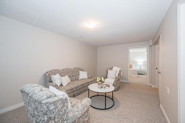 24 Beechlawn Blvd, Home with 2 bedrooms, 3 bathrooms and 3 parking in Guelph ON | Image 22
