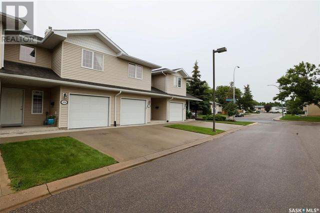324 Mount Royal Place, House attached with 2 bedrooms, 3 bathrooms and null parking in Regina SK | Card Image