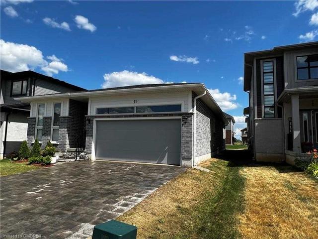 19 Sutherland Cres, House detached with 2 bedrooms, 2 bathrooms and 6 parking in Ingersoll ON | Image 23
