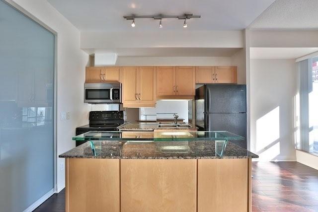 1002 - 220 Victoria St, Condo with 1 bedrooms, 2 bathrooms and 1 parking in Toronto ON | Image 5