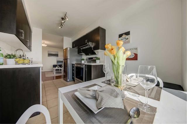 lph06 - 22 Olive Ave, Condo with 2 bedrooms, 1 bathrooms and 1 parking in Toronto ON | Image 4