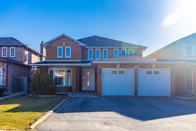 120 Castlehill Rd, House detached with 4 bedrooms, 5 bathrooms and 6 parking in Vaughan ON | Image 1