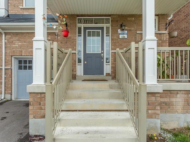 109 Allegro Dr, House semidetached with 4 bedrooms, 4 bathrooms and 2 parking in Brampton ON | Image 2