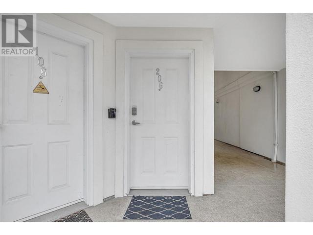 206 - 2350 Stillingfleet Road, House attached with 2 bedrooms, 2 bathrooms and 2 parking in Kelowna BC | Image 29