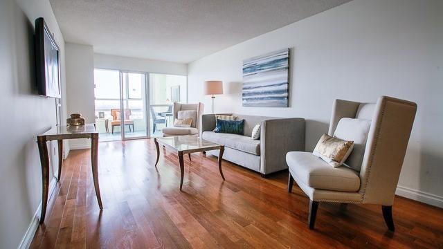 809 - 7825 Bayview Ave, Condo with 2 bedrooms, 2 bathrooms and 1 parking in Markham ON | Image 3
