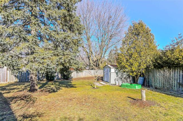 208 Eramosa Rd, House detached with 3 bedrooms, 3 bathrooms and 10 parking in Guelph ON | Image 4