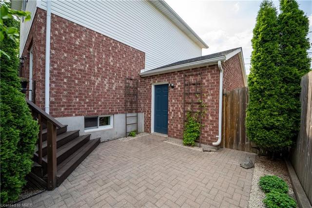 30 Stanley Street, House detached with 3 bedrooms, 1 bathrooms and 3 parking in Guelph ON | Image 29