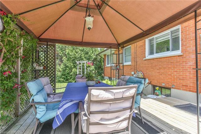 213 King Edward Avenue, House detached with 3 bedrooms, 1 bathrooms and 8 parking in London ON | Image 36