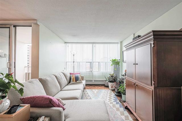 1212 - 5 Vicora Linkway, Condo with 2 bedrooms, 1 bathrooms and 1 parking in Toronto ON | Image 5