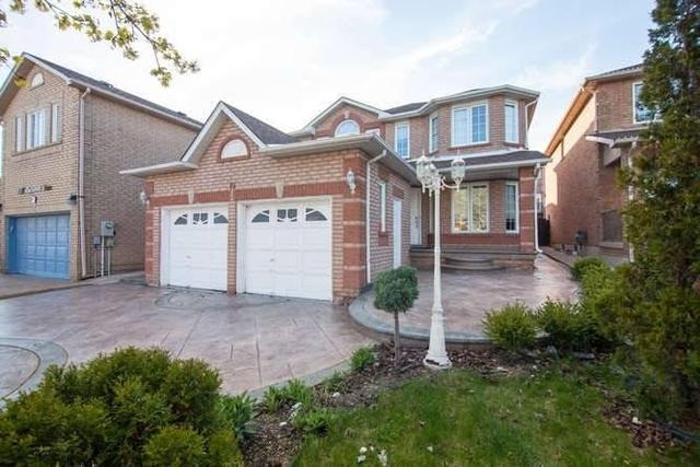 Upper - 19 Rollingwood Dr, House detached with 4 bedrooms, 3 bathrooms and 2 parking in Brampton ON | Image 2