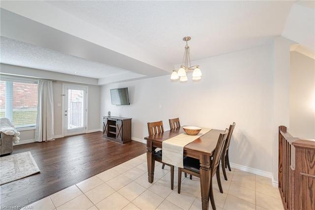 19 - 19 Summerfield Drive, House attached with 3 bedrooms, 3 bathrooms and 2 parking in Guelph ON | Image 5