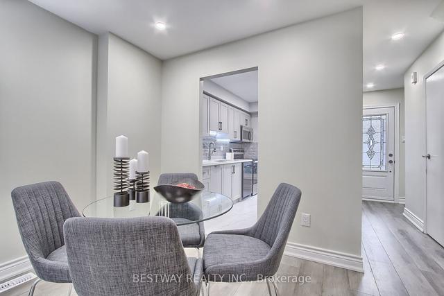 32 Rock Fern Way, Townhouse with 2 bedrooms, 3 bathrooms and 1 parking in Toronto ON | Image 28