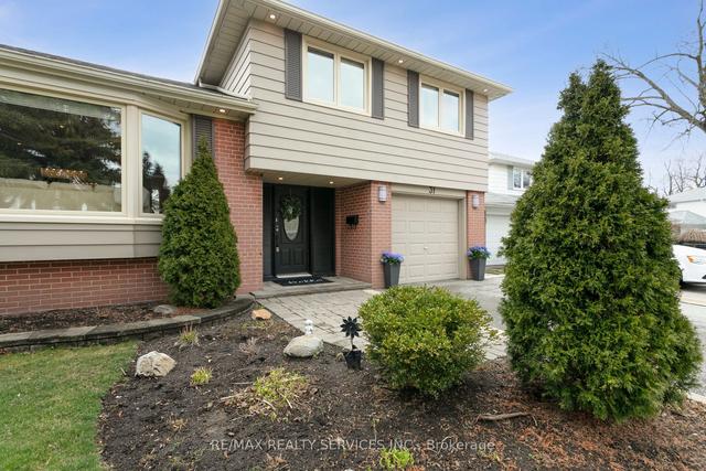 31 Core Cres, House detached with 3 bedrooms, 3 bathrooms and 5 parking in Brampton ON | Image 12