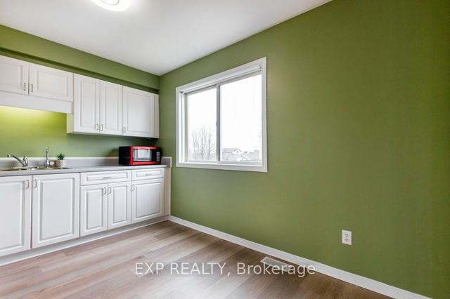 219 Baker St E, House attached with 3 bedrooms, 2 bathrooms and 2 parking in Waterloo ON | Image 5