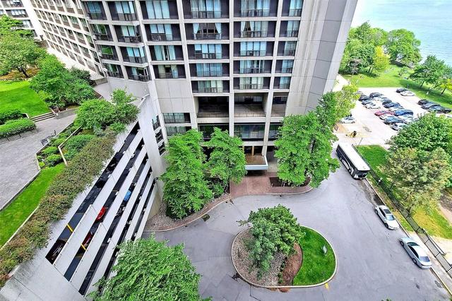 1105 - 65 Harbour Sq, Condo with 1 bedrooms, 1 bathrooms and 1 parking in Toronto ON | Image 24