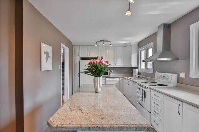 9 Lowbank Crt, House semidetached with 4 bedrooms, 2 bathrooms and 3 parking in Toronto ON | Image 34