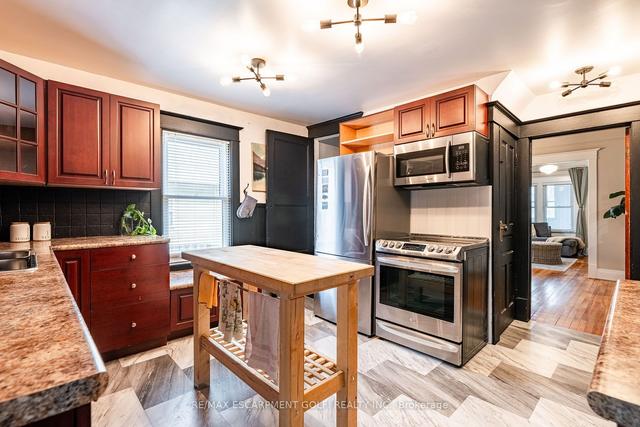 115 Vine St S, House detached with 4 bedrooms, 2 bathrooms and 2 parking in St. Catharines ON | Image 9