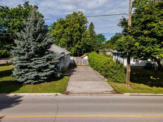 164 Lucas St, House detached with 2 bedrooms, 2 bathrooms and 6 parking in Richmond Hill ON | Image 2