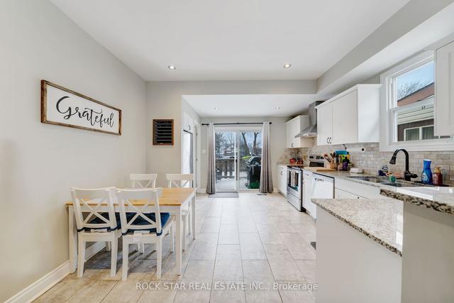 47 East 33rd St, House detached with 3 bedrooms, 1 bathrooms and 1 parking in Hamilton ON | Image 3