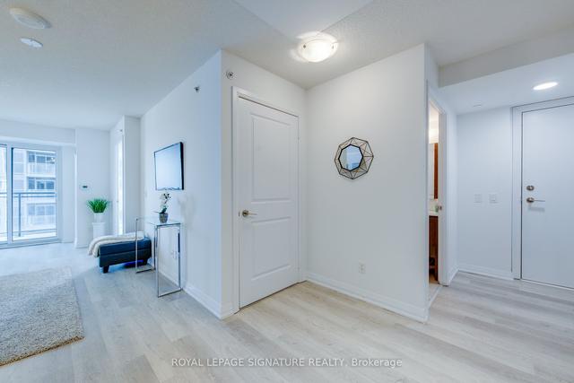2401 - 30 Meadowglen Pl, Condo with 1 bedrooms, 2 bathrooms and 1 parking in Toronto ON | Image 12