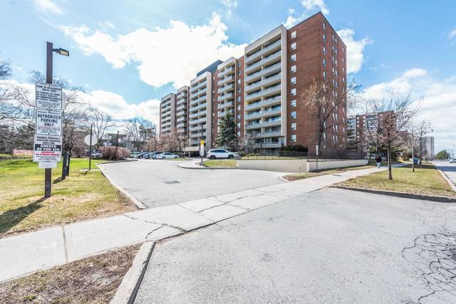 910 - 19 Four Winds Dr, Condo with 3 bedrooms, 2 bathrooms and 1 parking in Toronto ON | Image 23