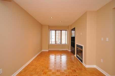 38 - 80 Acorn Pl, Townhouse with 3 bedrooms, 3 bathrooms and 2 parking in Mississauga ON | Image 2