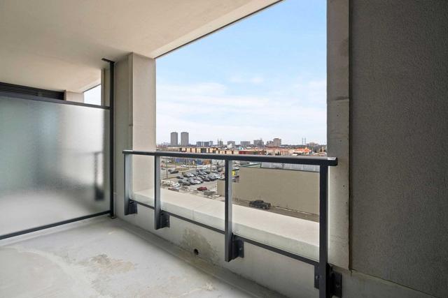 512 - 33 Frederick Todd Way, Condo with 2 bedrooms, 2 bathrooms and 1 parking in Toronto ON | Image 7