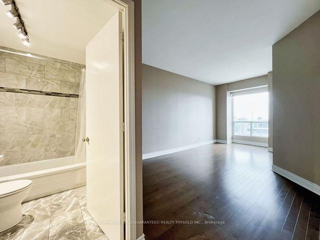 2201 - 7 King St E, Condo with 2 bedrooms, 2 bathrooms and 0 parking in Toronto ON | Image 17