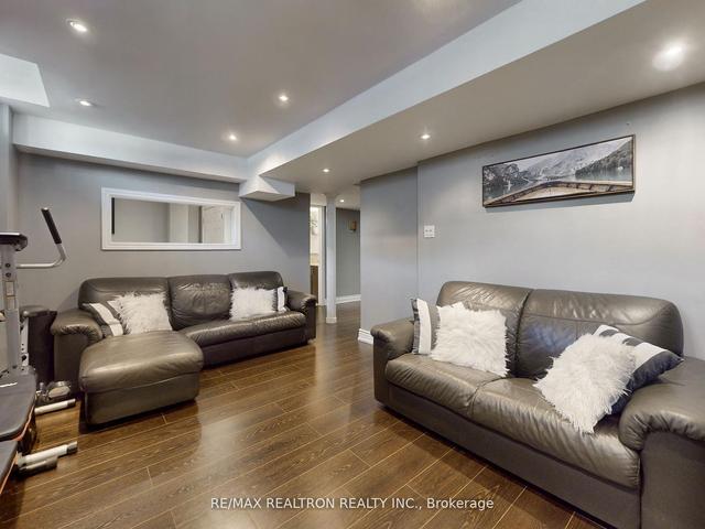 63 Wildberry Cres, House detached with 3 bedrooms, 4 bathrooms and 4 parking in Vaughan ON | Image 22