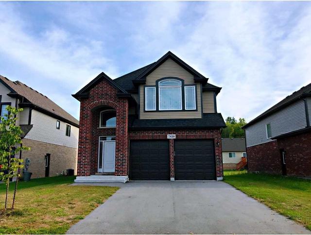 7830 Coulson Cres, House detached with 4 bedrooms, 3 bathrooms and 4 parking in Niagara Falls ON | Image 6