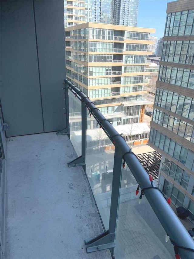 931 - 21 Iceboat Terr, Condo with 1 bedrooms, 1 bathrooms and 0 parking in Toronto ON | Image 8