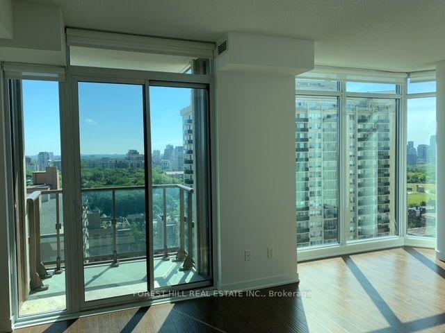 2007 - 320 Tweedsmuir Ave, Condo with 2 bedrooms, 1 bathrooms and 1 parking in Toronto ON | Image 3