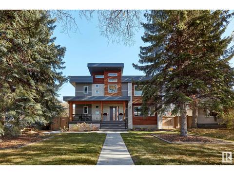 10815 138 St Nw, House detached with 4 bedrooms, 3 bathrooms and 2 parking in Edmonton AB | Card Image