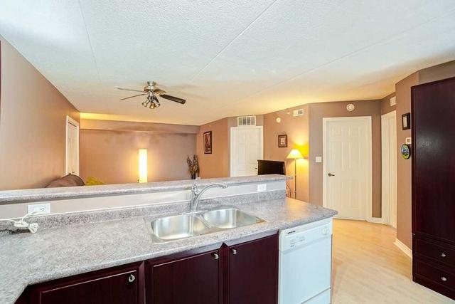 111 - 4003 Kilmer Dr, Condo with 2 bedrooms, 2 bathrooms and 1 parking in Burlington ON | Image 6