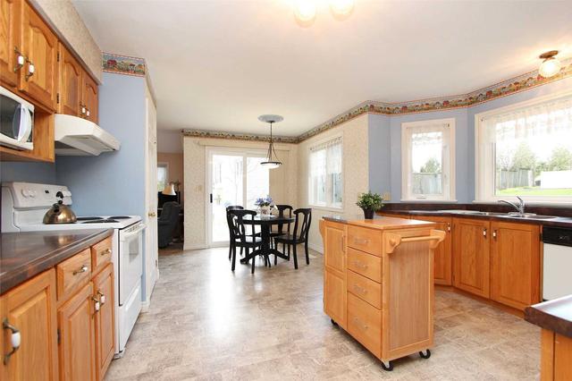 568 North Shore Dr W, House detached with 3 bedrooms, 4 bathrooms and 11 parking in Otonabee South Monaghan ON | Image 8