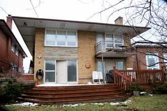 80 Gulliver Rd, House detached with 3 bedrooms, 4 bathrooms and 4 parking in Toronto ON | Image 9